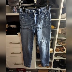 Kut from the Kloth Reese high rise ankle straight leg. EUC size 4